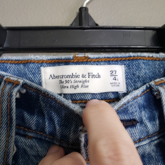 Abercrombie & Fitch 90s Straight Ultra High Rise Jeans Womens Size 4S / 27 - Picture 9 of 11